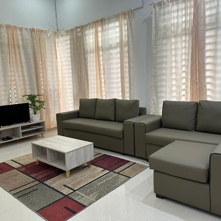 Homestay Kemaman Fyna08 Semi-D, 4 Bedrooms Dekat Pantai Кіджал Екстер'єр фото